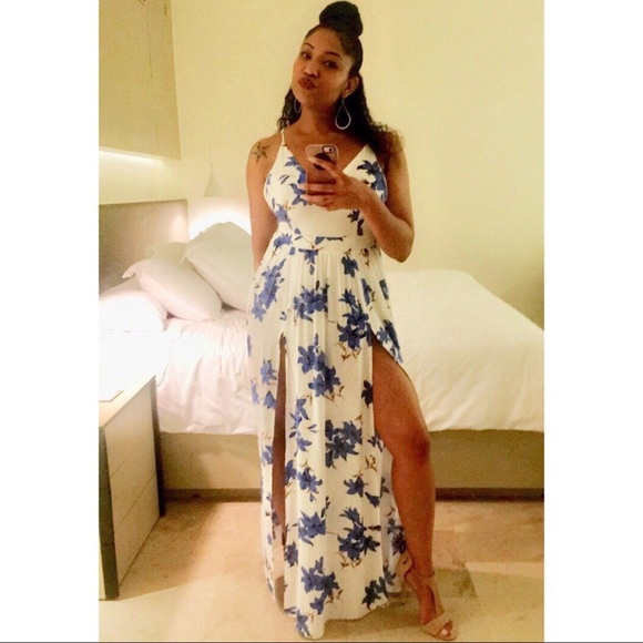 ๐LAST ONE๐ 2 Slit Maxi Dress - Picture 7 of 7